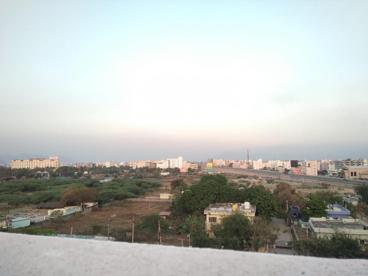 SLS Homestay: Luxury AC Apartments Near Tirumala with Modern Amenities Tirupati Exterior photo