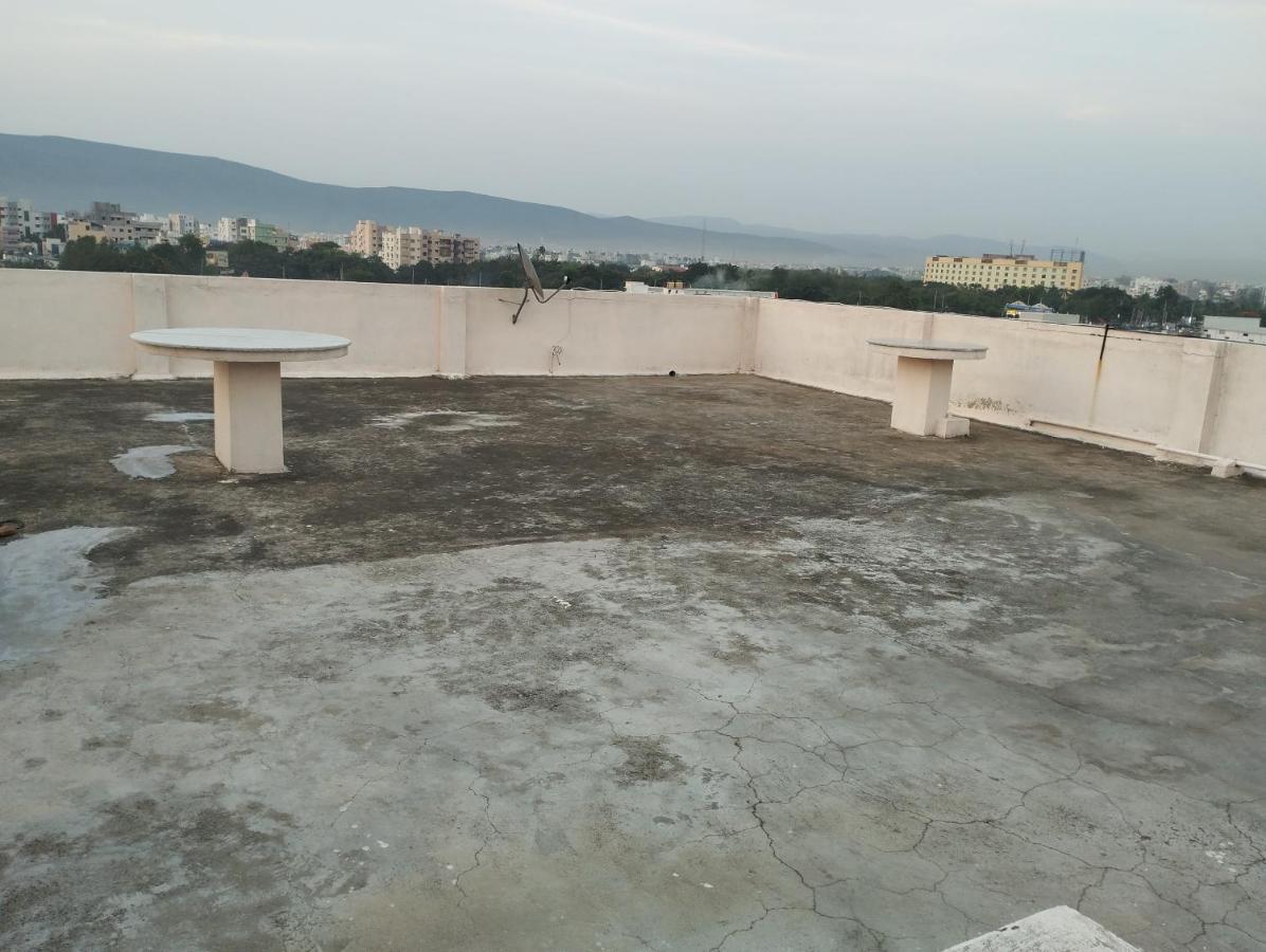 SLS Homestay: Luxury AC Apartments Near Tirumala with Modern Amenities Tirupati Exterior photo